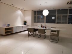 -卡罗酒店(东门晒布地铁站店)