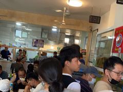 等位区-秦豫肉夹馍(骡马市总店)