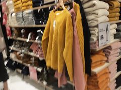 -优衣库(广州天河领展广场店)