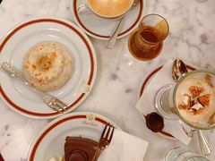 餐具摆设-Cafe Sacher(WIEN)