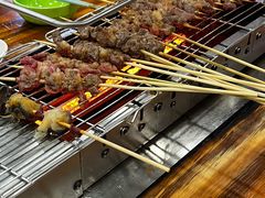 -哈尔滨小酒馆·鲜肉现穿自助烧烤(康新花园店)