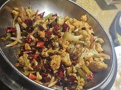 -老码头黑皮肘子锅包肉(赣水路店)