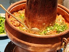 铜锅饵块油焖鸡-一坐一忘云南菜(嘉里中心店)