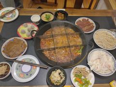 -沸炉重庆老火锅(军事博物馆店)