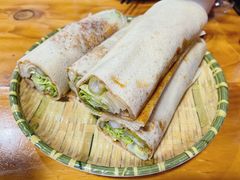 煎饼卷大葱-老济南民间小吃·传统鲁菜(芙蓉街店)