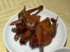 招牌烤乳鸽-石岐佬中山菜馆(张溪店)