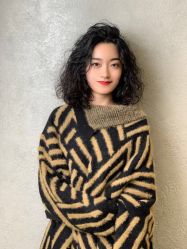 -变画·发型STUDIO