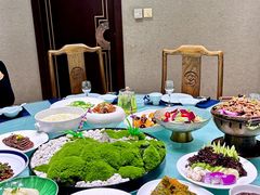 -湖畔鲁菜·二十年老字号餐厅(大明湖店)