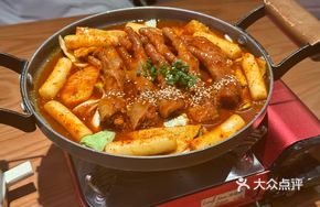 Chicken Feet and Rice Noodle Hot Pot