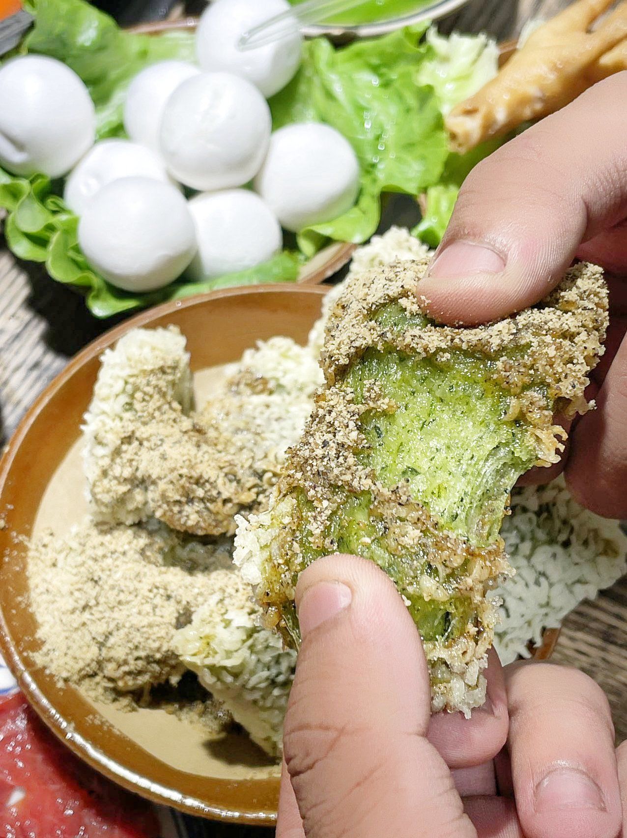 为了这一口野菜糍粑我愿意排队5小时