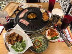 -江南猪肉商会无限续吃(弘大店)