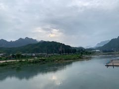 -百里峡七彩艺术小镇