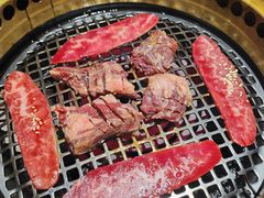 上等厚切牛舌-肉魁屋·烧肉·烧鸟·酒场(高新店)