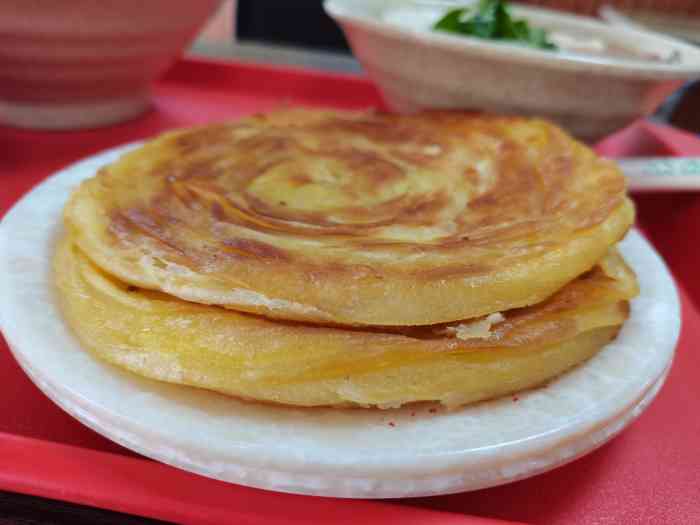 杨家吊炉饼(九路店)-"开了很长时间的店一直没有去过,旁边在修路.