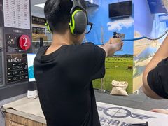 -都市枪神实弹射击俱乐部