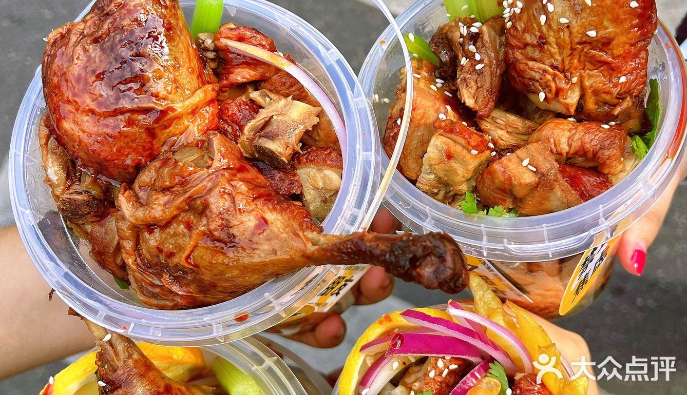 这个点想不想吃刚刚烤出来马路边边的冒烤鸭🦆