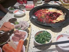 -红九格老火锅(三峡广场店)