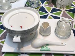 -燕庭·纯燕窝·甜品下午茶(南京西路店)
