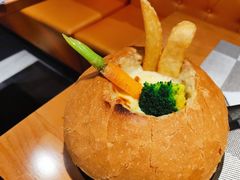 蘑菇烩芝士鸡肉面包碗-新贝乐意大利餐厅(苏州中心店)