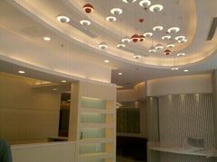 -瑞尔齿科(上海长风大悦城店)