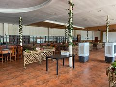 大堂-山食炊桑拿鸡·又山私房菜