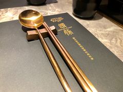 餐具摆设-馔豚·台北菜专门店(深圳湾万象城店)