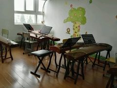 -上海市民办金苹果学校