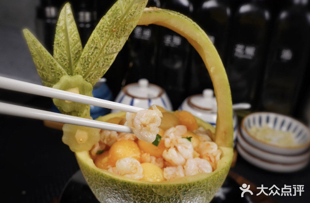哈密瓜炒虾仁，这是什么神仙美味额！太好吃了呀！