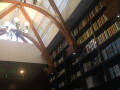 -钟书阁(松江泰晤士小镇店)