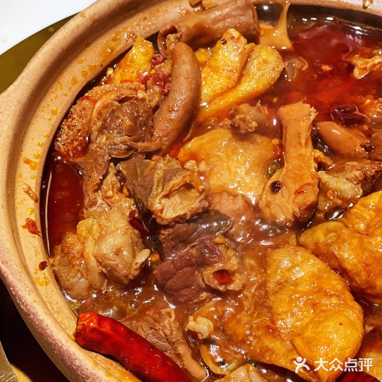 深圳美食探店 | 超大块的牛腩牛杂煲[色]一次吃到爽💥