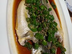 青椒酱蒸黄鱼-连鹭海鲜·海肠捞饭·海胆饭(星海店)