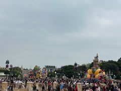 -小镇影院迪士尼小熊Duffy与他的朋友合影地