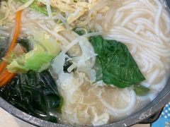 -灵芝妹子海鲜米线(劳动公园店)