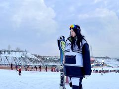 -采薇庄园四季滑雪场