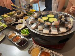 -围炉肉舍•炭烤活鳗•丹东海鲜烤肉(步行街店)