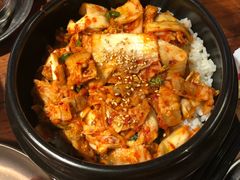 辣白菜五花肉拌饭-原始泥炉烤肉(总店)
