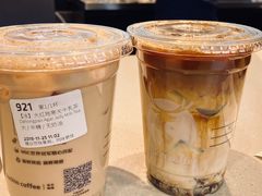 -瑞幸咖啡(凯德埃德蒙顿路店)