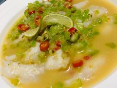 青柠檬蒸巴沙鱼-忘忧草融合私房菜(红鼎国际店)