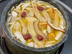 -南渝食府.墨脱石锅松茸鸡
