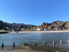 -百里峡七彩艺术小镇