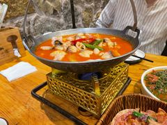 -老滇山寨•云南特色菜•地方菜•民族风情歌舞表演(金碧店)