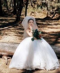 -卢浮宫婚纱摄影(银河国际店)