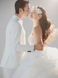 -至臻微拉婚纱摄影