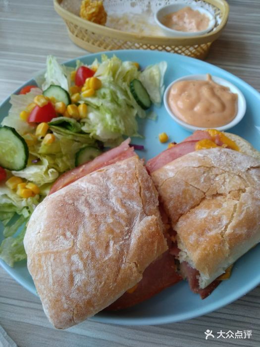 芝士火腿帕尼尼套餐