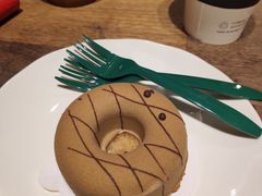 花生咖啡慕斯蛋糕-星巴克(迪士尼小镇店)