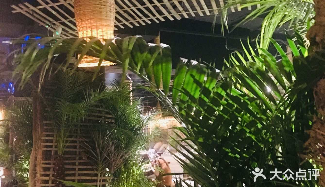 量大料足的一家老宅吊锅嗨起来