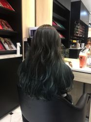 -HAIR CORNER