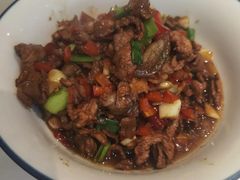 小炒黄牛肉-俏湘厨•地道湘菜(建华南路店)