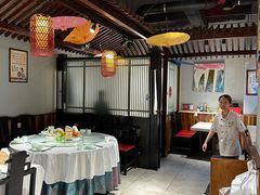 -巷子里小酒馆(繁荣路店)