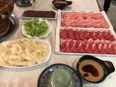 -羊家胡同·龙虾烧烤火锅(龙汇路店)